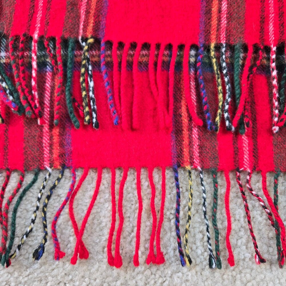 100% Lambswool Tartan Wrap Red Plaid Balmoral Scotland - Picture 2 of 10